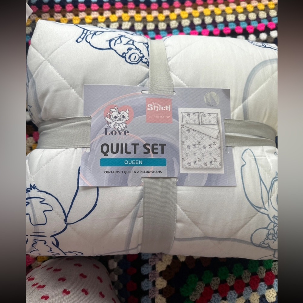 Queen Quilt Set - White stitch from Disney